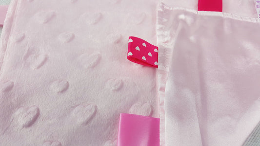 HEARTS STYLE BABY COMFORTER: BC16-P - Kidswholesale.co.uk